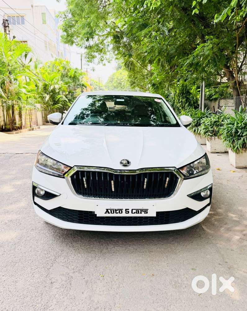 Skoda Slavia Ambition 1.0l Tsi At, 2023, Petrol