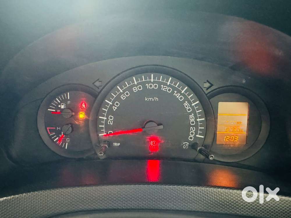 Maruti Suzuki Swift Lxi Optional-o, 2017, Petrol