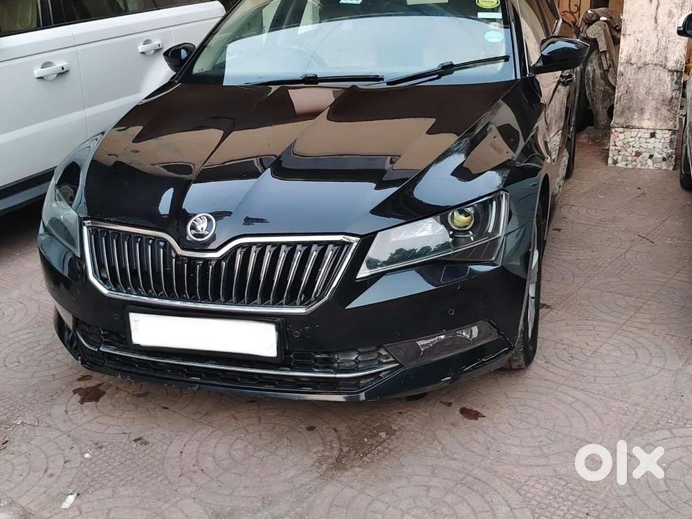 Skoda Superb 2016 Petrol 62000 Km Driven