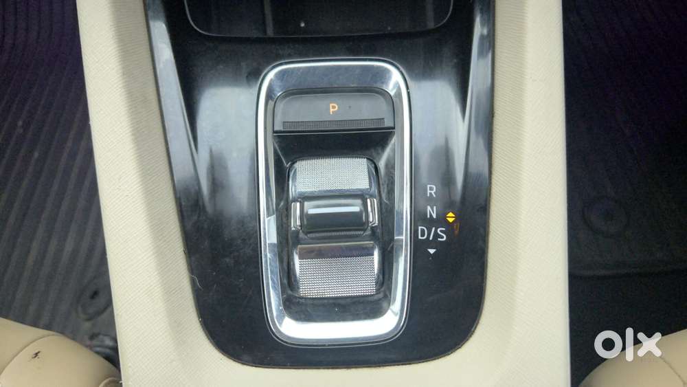 Skoda Octavia 2.0 Style Tsi At, 2023, Petrol