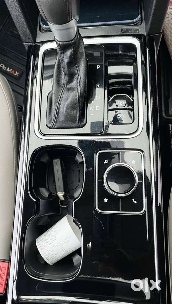 Mahindra Xuv700 2.0 Ax 7 Petrol At Luxury Pack Str, 2024, Petrol