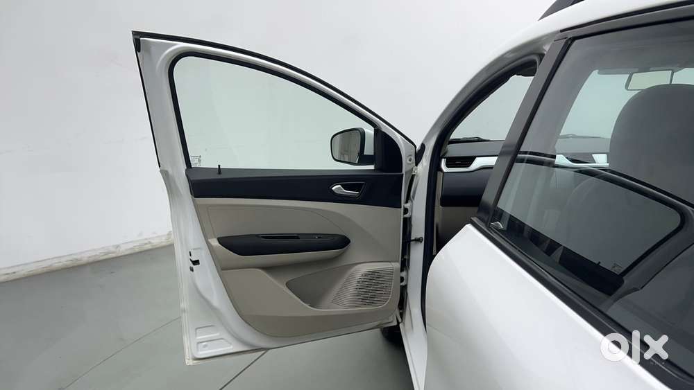 Renault Triber Rxz, 2021, Petrol