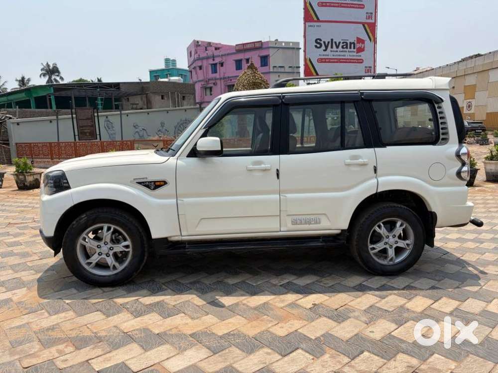 Mahindra Scorpio S10, 2015, Diesel