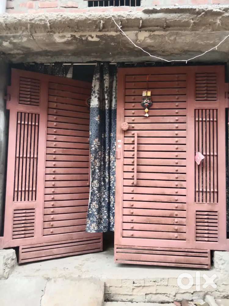लक्ष्मीपुर 10 नं बोरिंग 8 पेट की गली गोरखनाथ मंदिर से 500 मीटर की दूरी