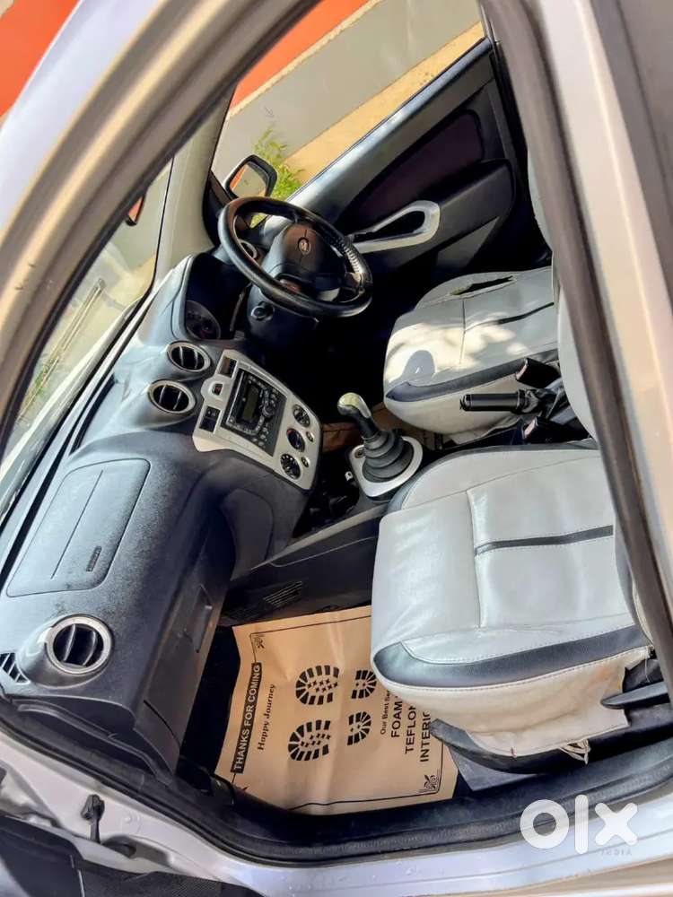 Ford Figo 2010 Silver Well Maintained