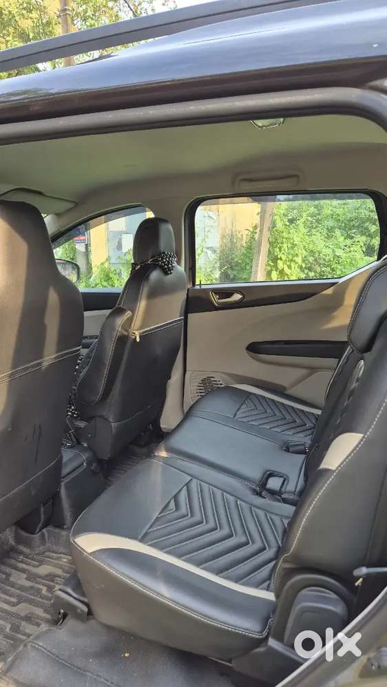 Renault Triber Rxz Full Option Dual Tone