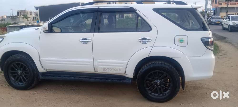Toyota Fortuner 3.0l 2wd At 2016