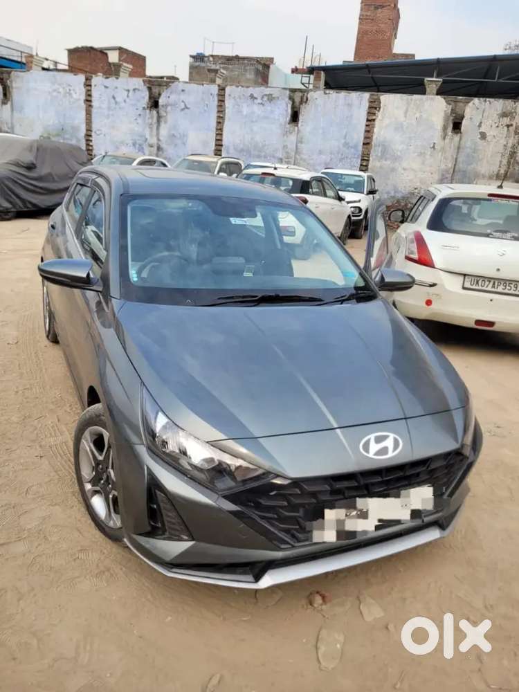 Hyundai I20 Sportz 2024 Petrol Car With Sunroof Wireless Charger