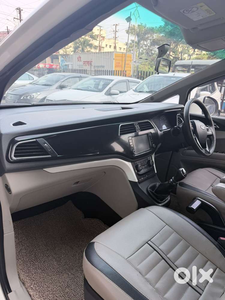 Mahindra Marazzo M6, 2018, Diesel