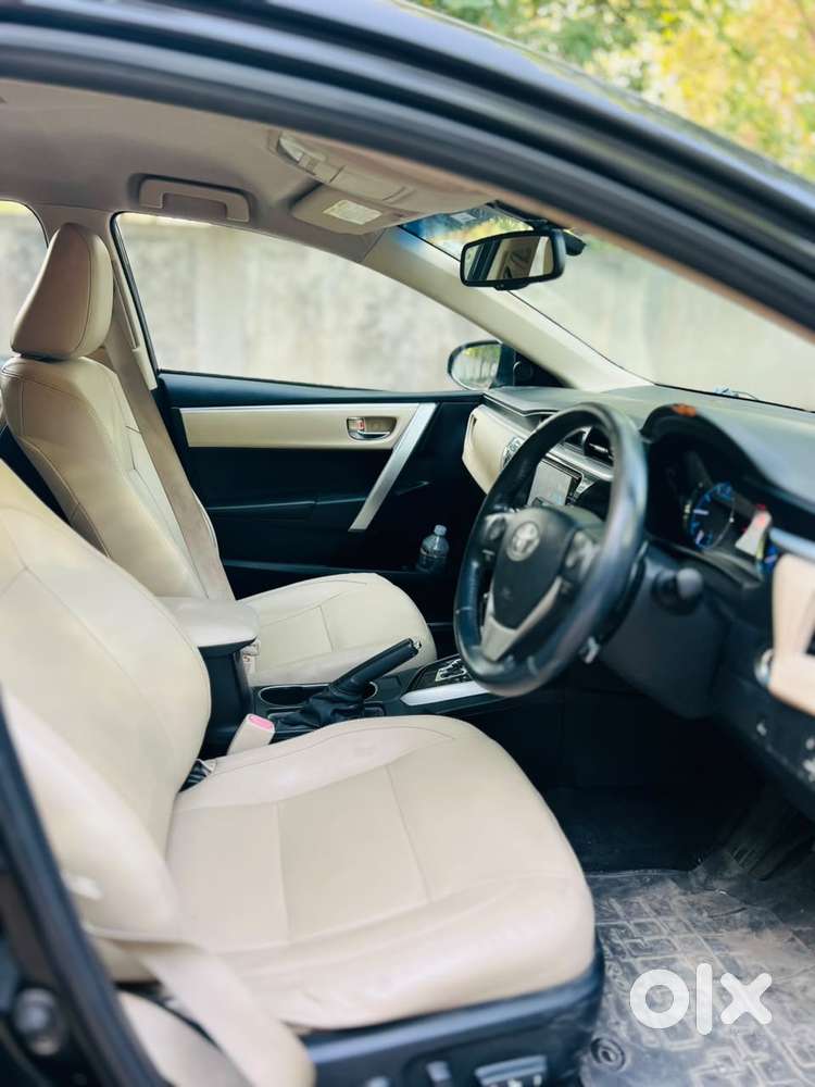 Toyota Corolla Altis 1.8 J, 2016, Petrol