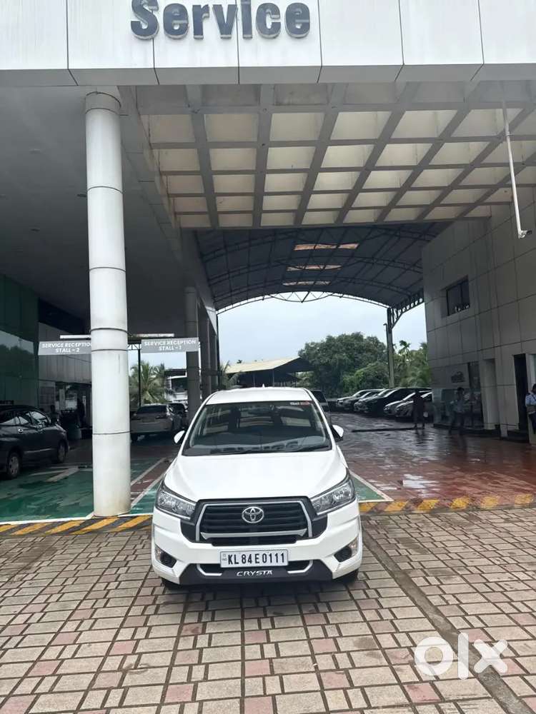 Toyota Innova Crysta 2025 Diesel 18000 Km Driven