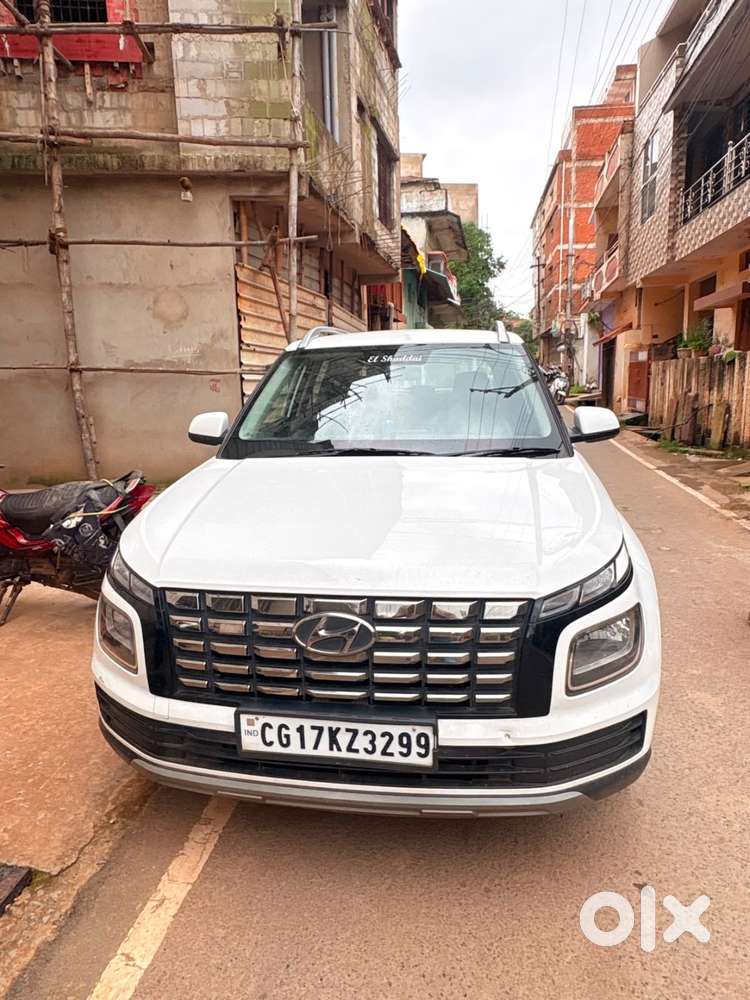Hyundai Venue Petrol 2024