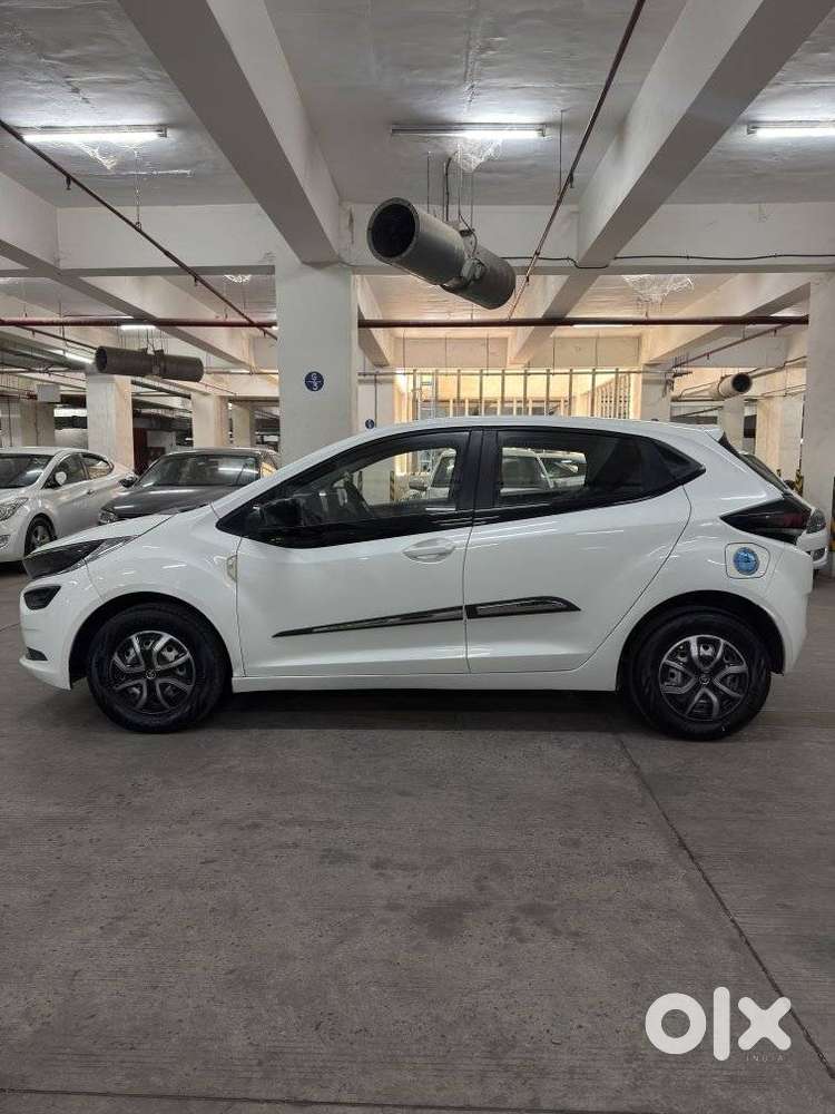 Tata Altroz 1.2 Xe, 2021, Petrol