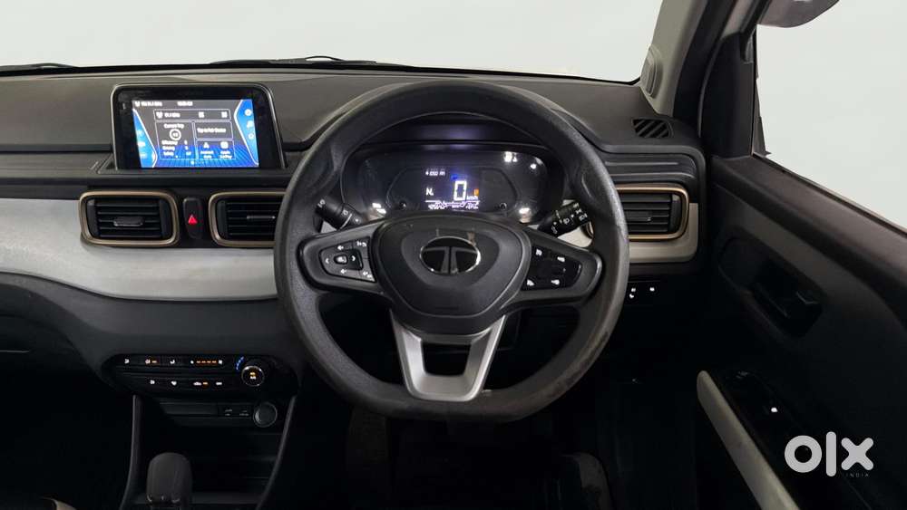 Tata Punch Accomplished Dazzle Amt Sunroof, 2024, Petrol
