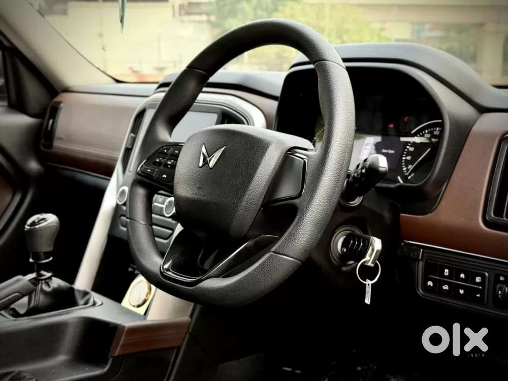 Mahindra Scorpio N Z2 Petrol Mt 7 Str, 2025, Petrol