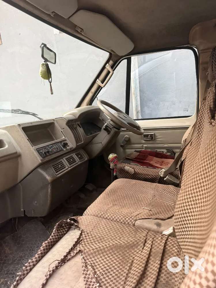 Tata Winger Deluxe 2012