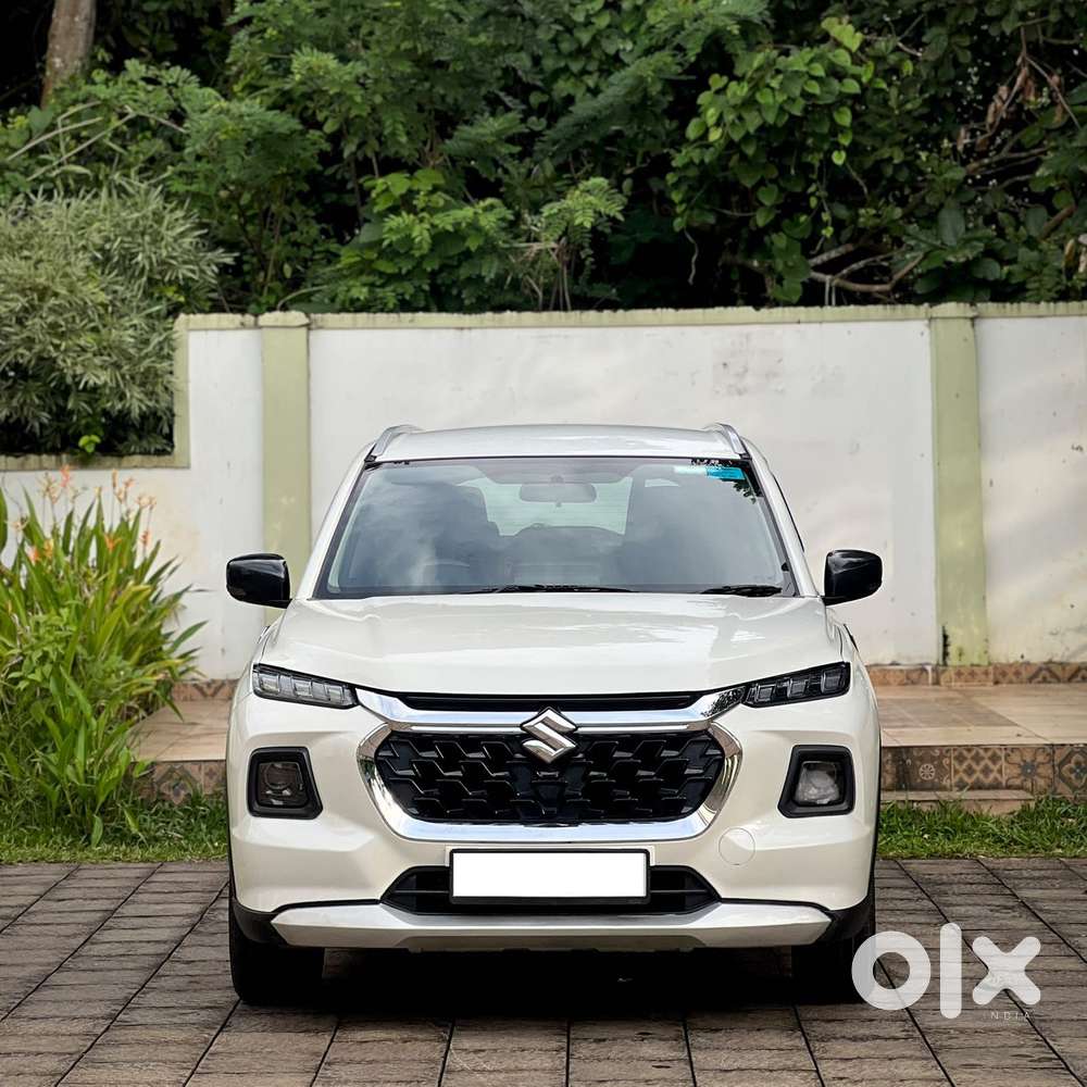 Maruti Suzuki Grand Vitara 1.5 Delta Smart Hybrid At, 2023, Petrol