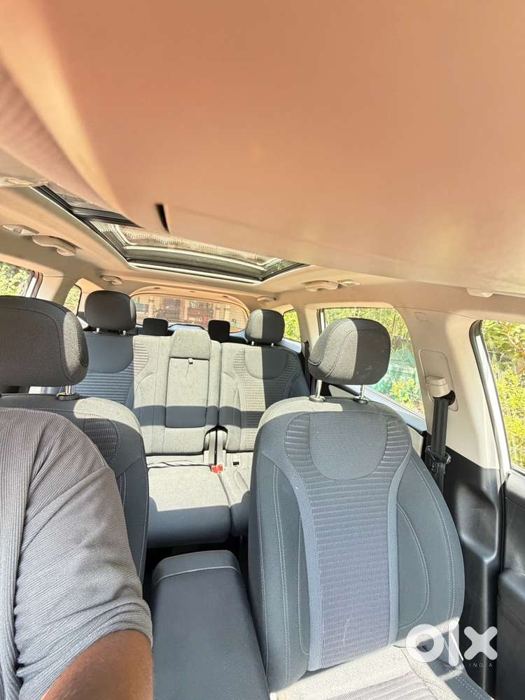 Mahindra Xuv700 Petrol 2023 Low Km Family Used Good Condition Vehicle
