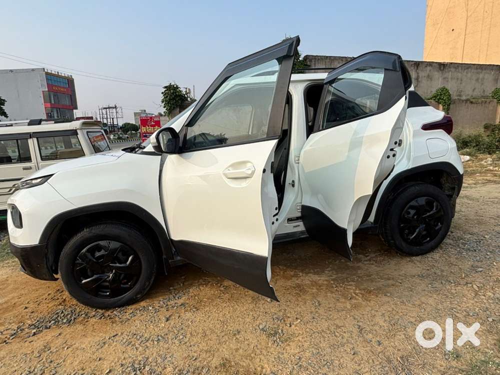 Tata Punch Petrol 2023  Showroom Condtion 40 Hjar Driven