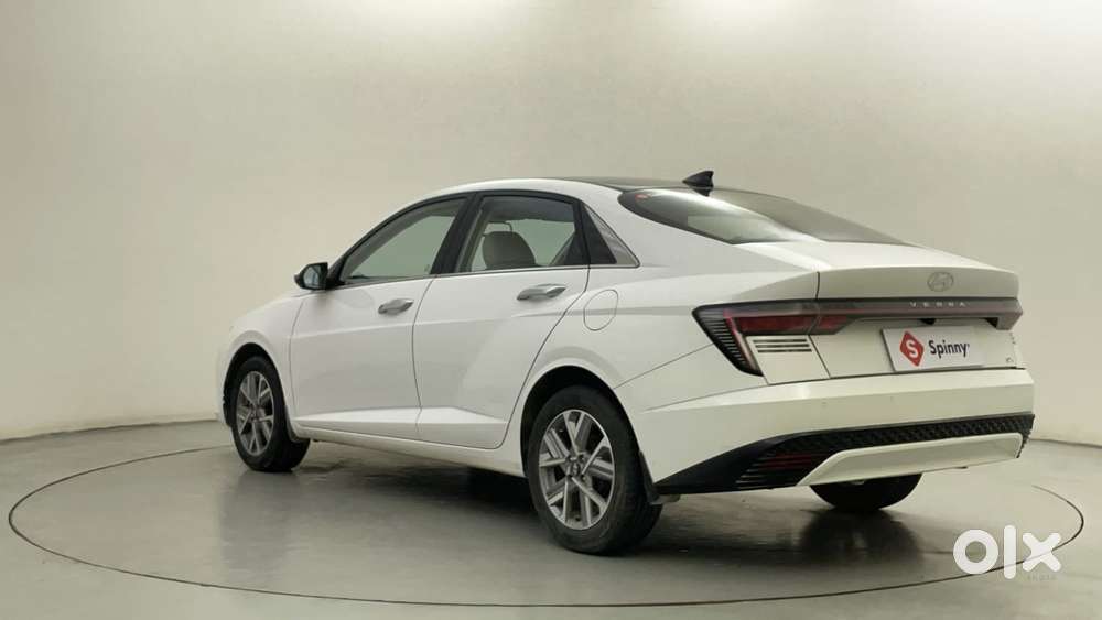 Hyundai Verna 1.5 Sx (o) Vtvt, 2023, Petrol