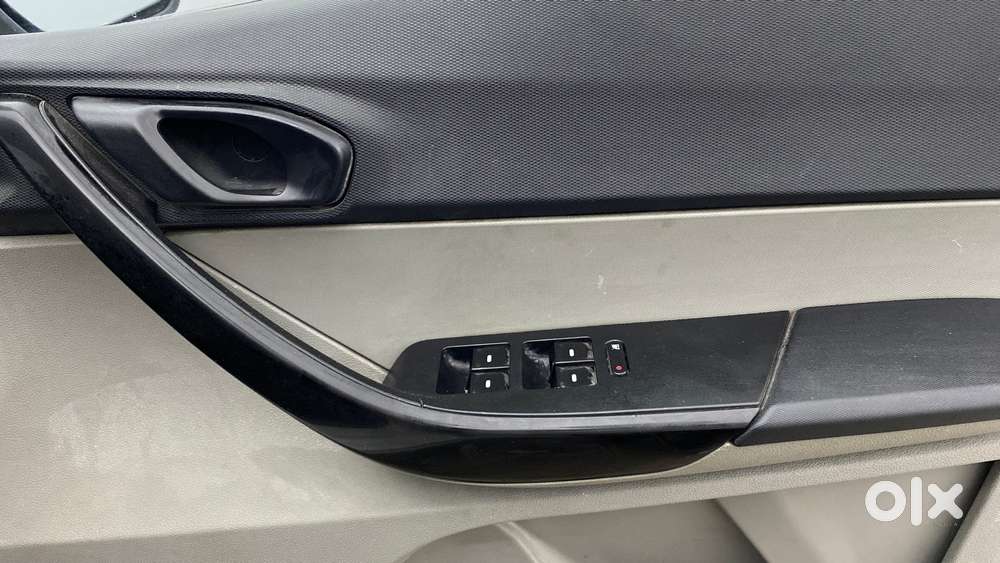 Tata Tiago 1.2 Revotron Xt, 2016, Petrol