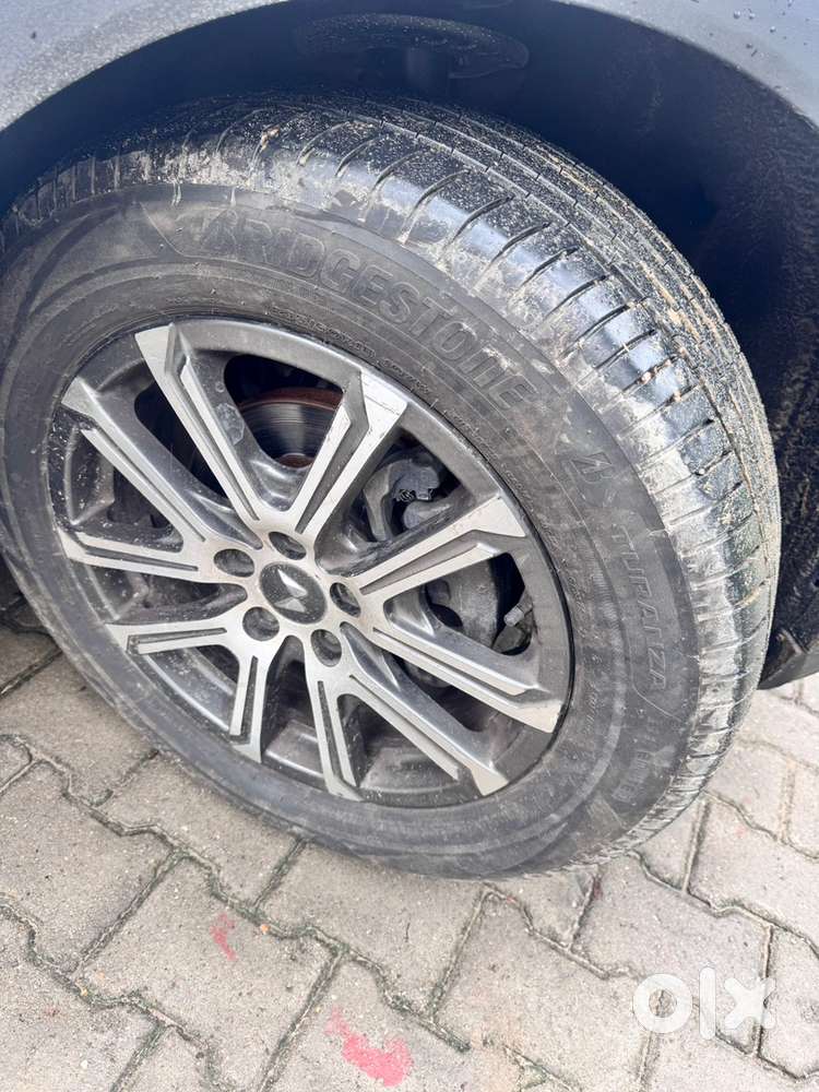 Mahindra Xuv700 Diesel 2022 Ax7 L Auto