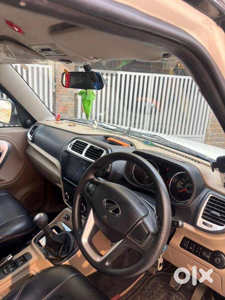Mahindra Tuv 300 2016 Diesel Well Maintained
