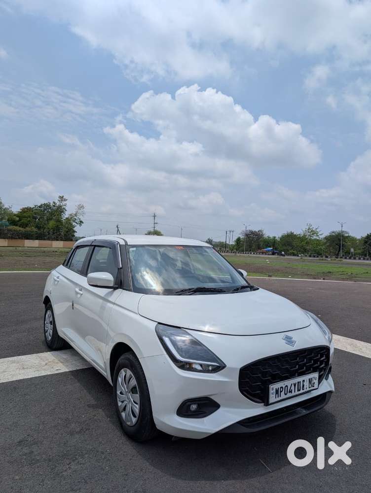 Maruti Suzuki Swift Vxi + Manual, 2025, Petrol