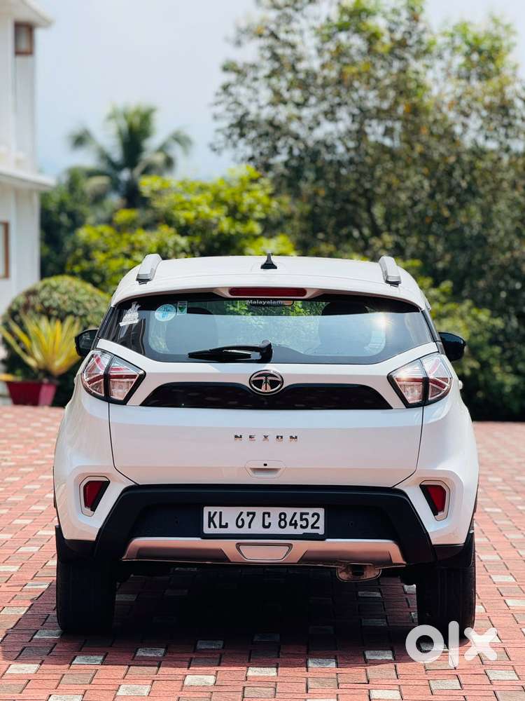 Tata Nexon 1.2 Revotron Xza Plus, 2022, Petrol