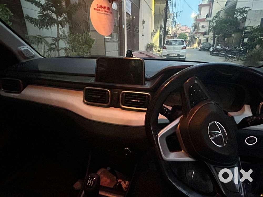 Tata Punch 2024 Hybrid Manual Year