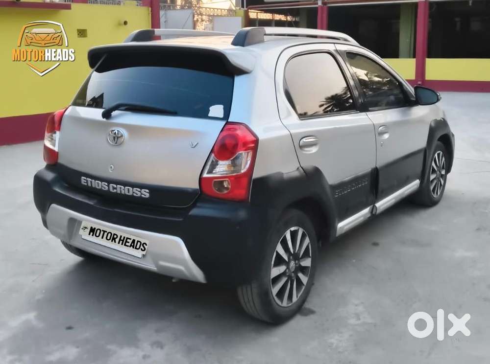 Toyota Etios Cross 1.5l V, 2014, Petrol