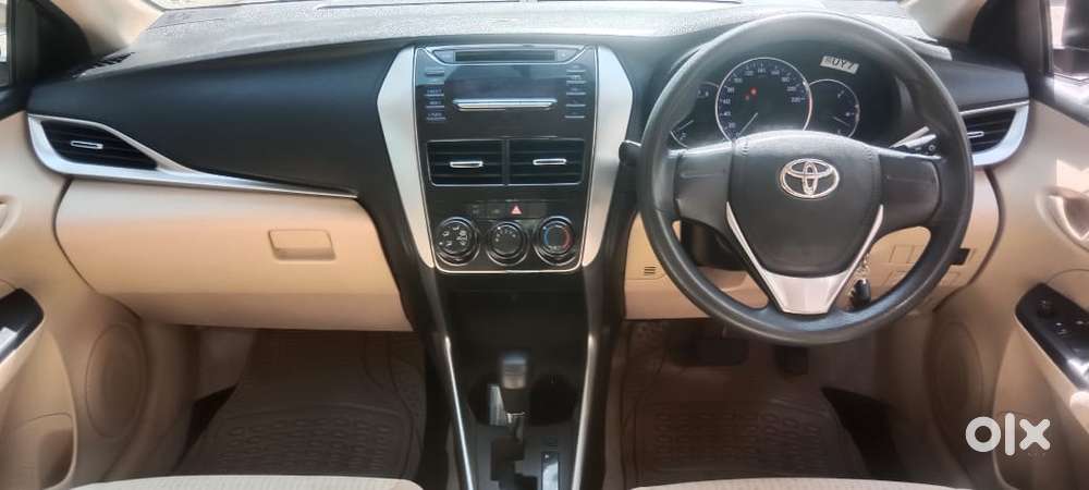 Toyota Yaris J Cvt, 2019, Petrol