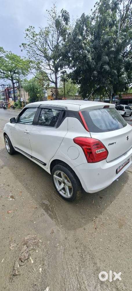 Maruti Suzuki Swift Vxi + Manual, 2022, Petrol