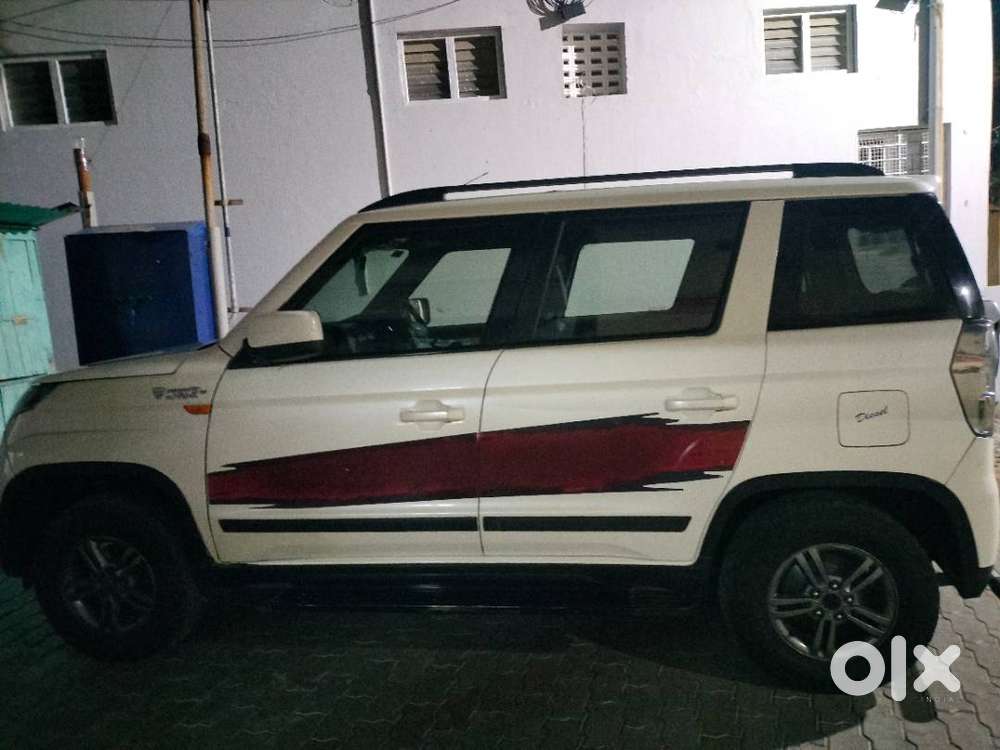 Mahindra Tuv 300 T10 2019