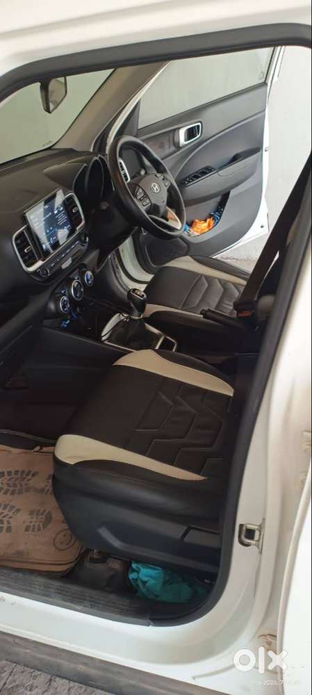 Hyundai Venue Sx 1.0l Turbo Petrol With Sunroof