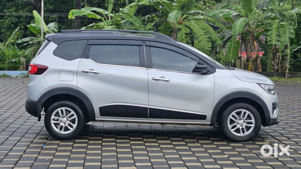 Renault Triber Rxt, 2023, Petrol