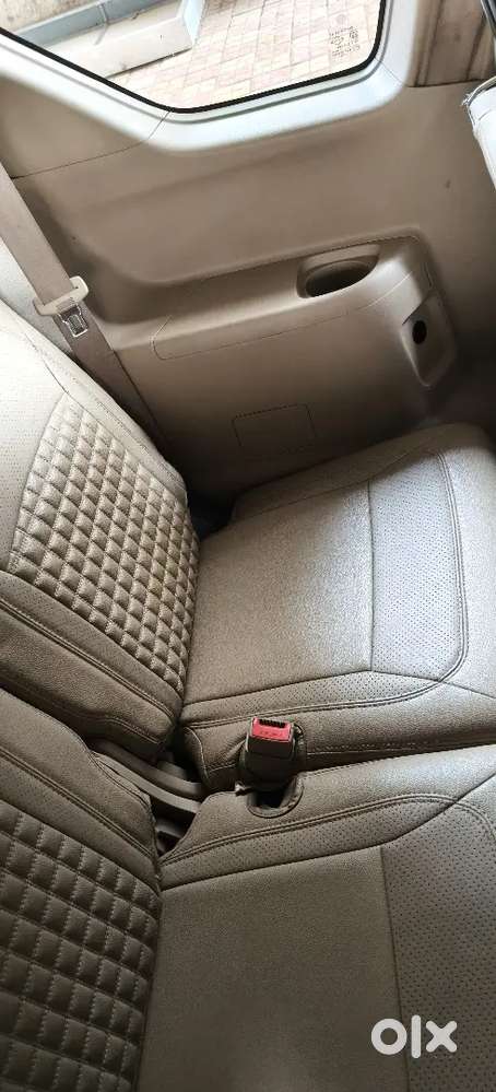 Maruti Ertiga Vxi 2024 Cng
