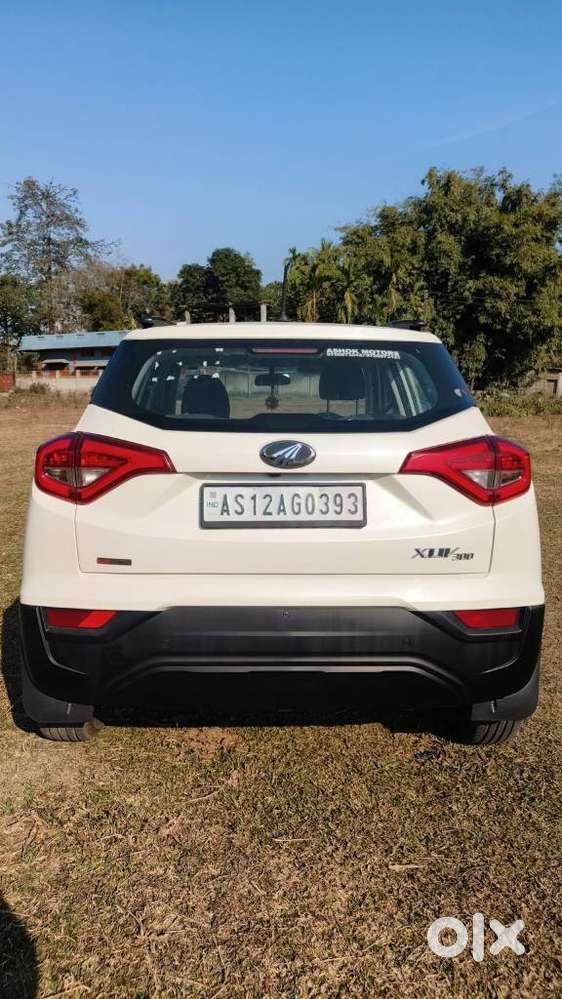 Mahindra Xuv300 1.2 W6 Amt Petrol, 2022, Petrol