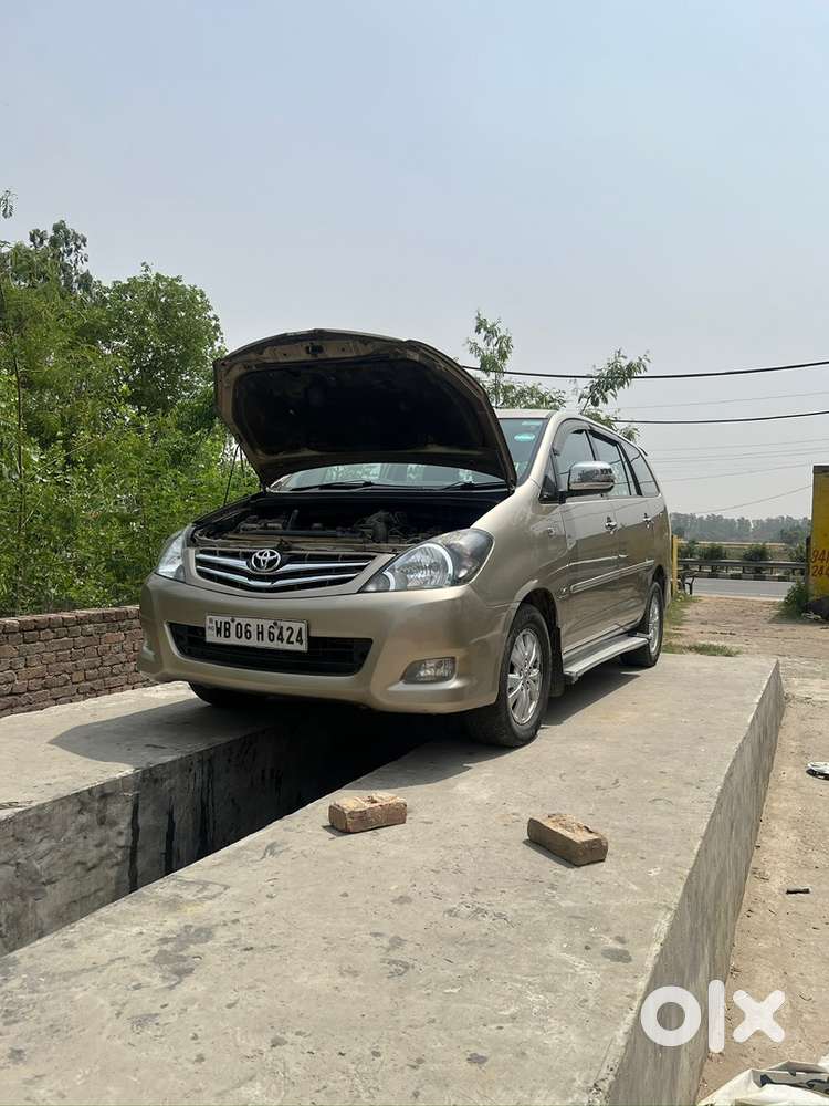 Toyota Innova 2011 Km Driven