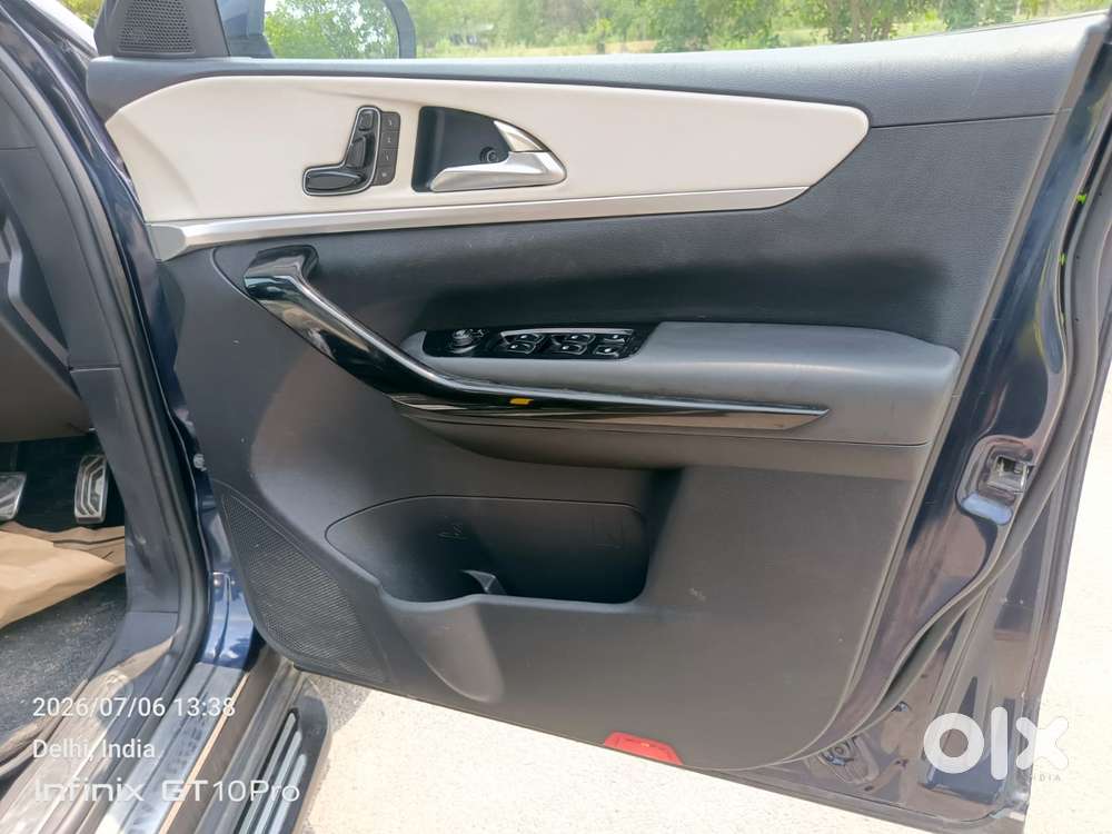 Mahindra Xuv700 2.2 Ax 7 Diesel At Luxury Pack Str, 2024, Diesel