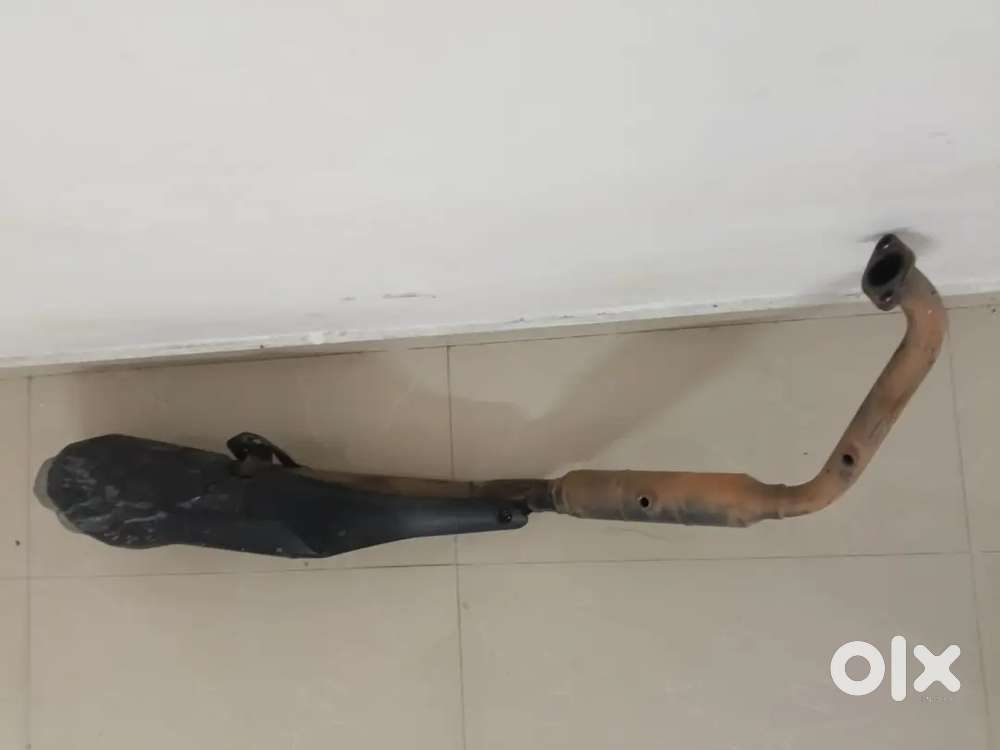 R15 stock exhaust model : V4