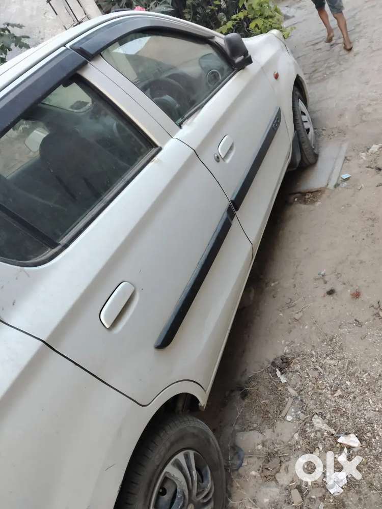 Mujhe Car Bachni