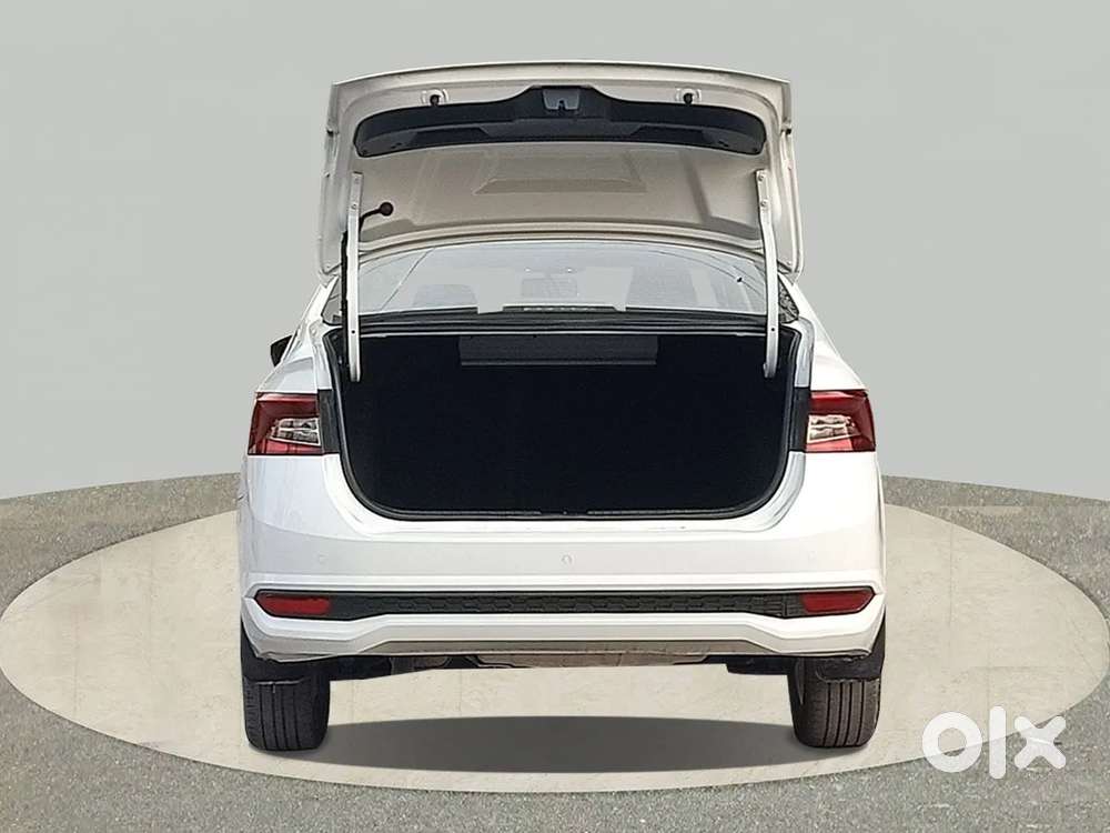 Skoda Slavia Ambition 1.0l Tsi At, 2023, Petrol