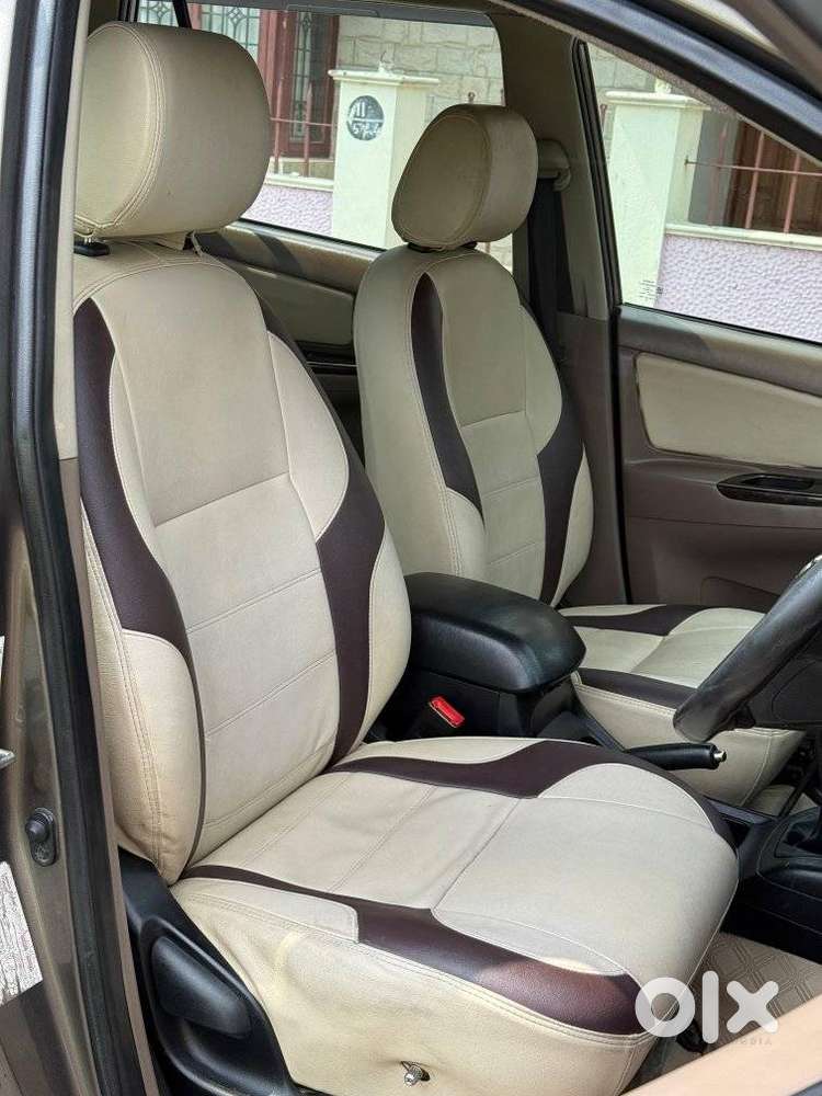 Toyota Innova 2.5 Z Diesel 7 Seater Bs Iv, 2015, Diesel