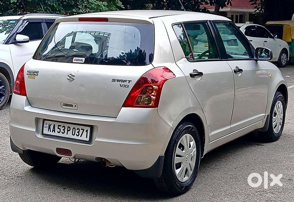 Maruti Suzuki Swift Vxi + Manual, 2010, Petrol