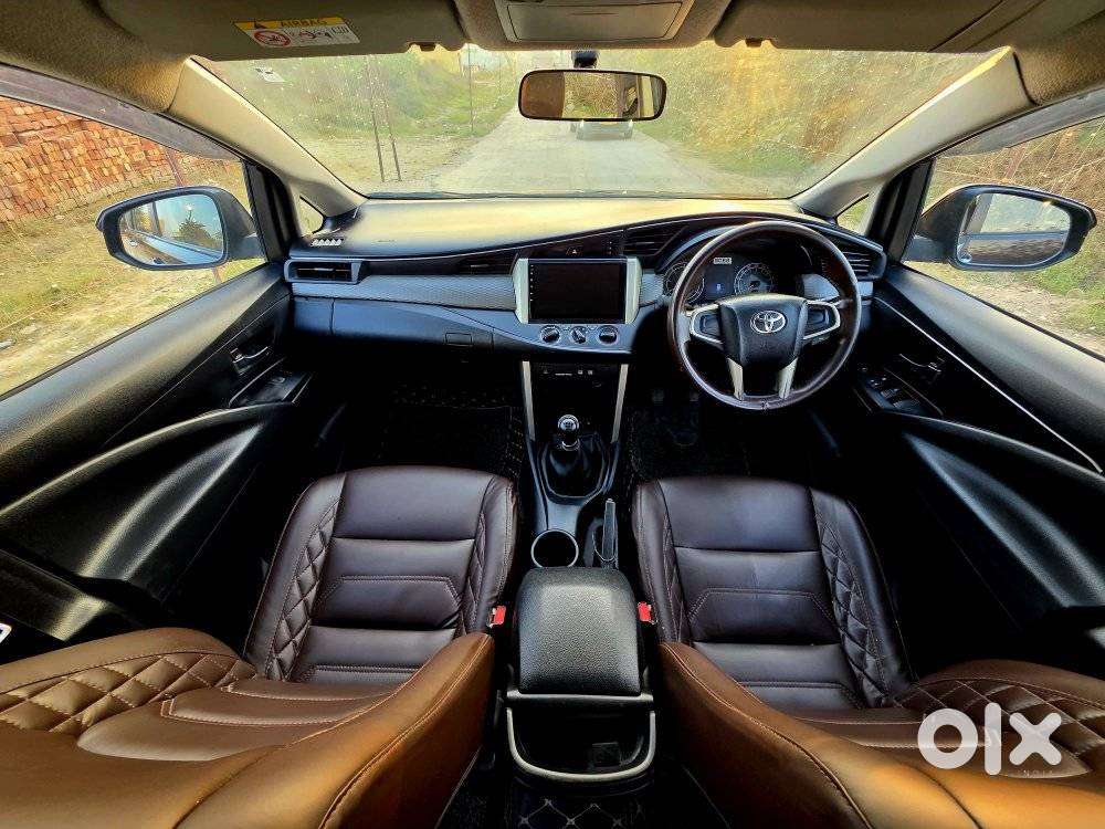 Toyota Innova Crysta 2.4 G Mt 7 Str, 2017, Diesel