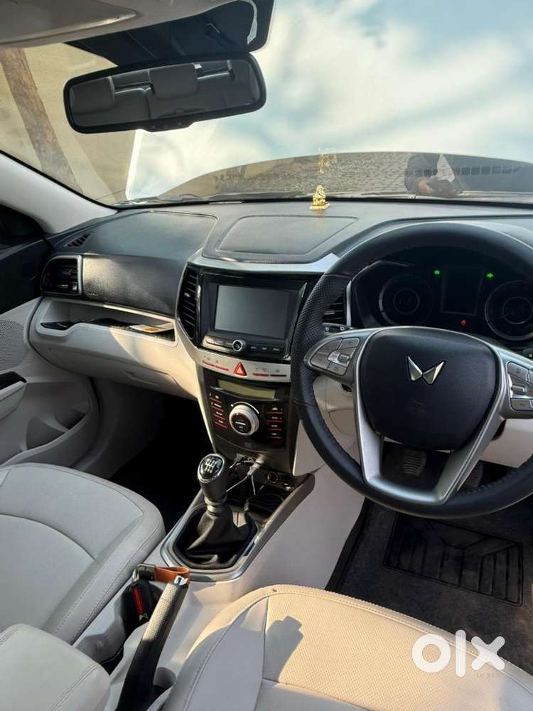 Almost New Mahindra Xuv300 W8(o)  Only 6,000 Km  Mint Condition