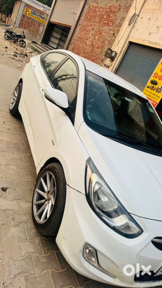 Hyundai Fluidic Verna 2011 Diesel Manual 240000 Km