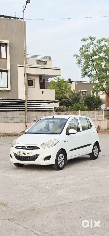 Hyundai I10 2013 Petrol Well Maintained Genuine 23000 Kilometer