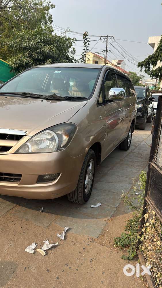 Toyota Innova 2004-2011 2.5 G4 Diesel 8-seater, 2006, Diesel